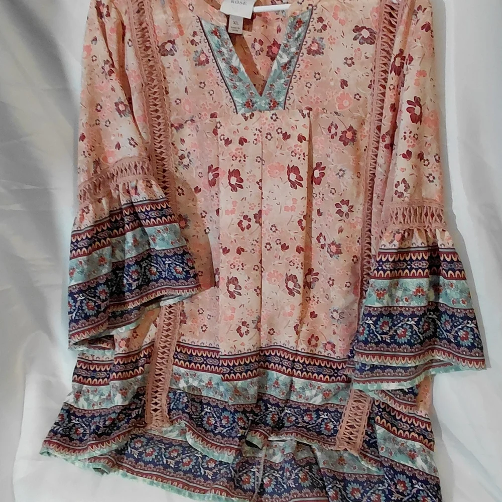 Knox Rose Peach Floral Tunic with Blue Trim - Picture 6 of 13